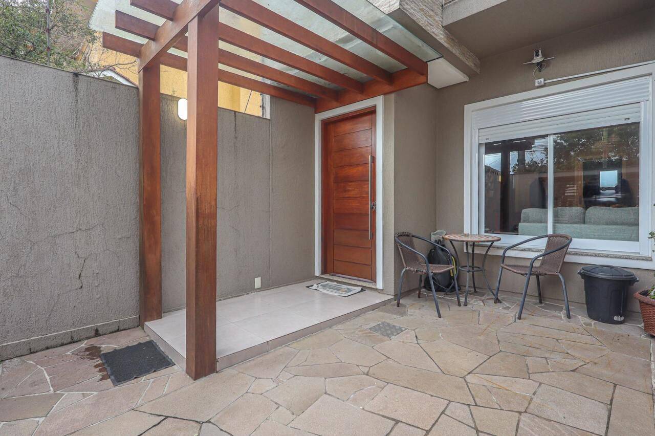 Casa à venda com 2 quartos, 82m² - Foto 1