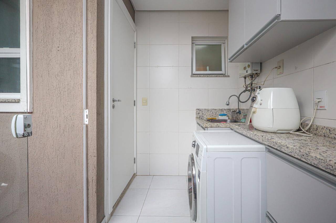 Casa à venda com 2 quartos, 82m² - Foto 11
